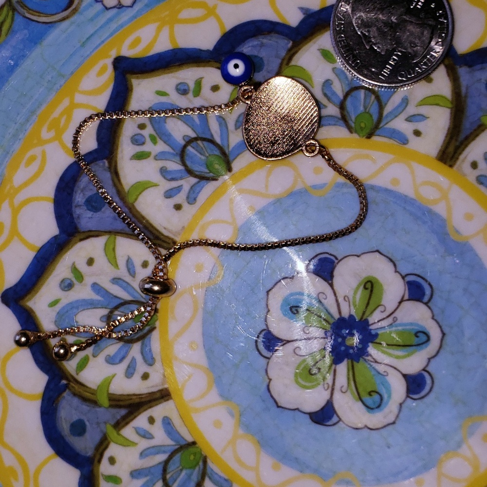 50% OFF 3+ | Lucky Round Evil Eye Slide Bracelet - Picture 3 of 5